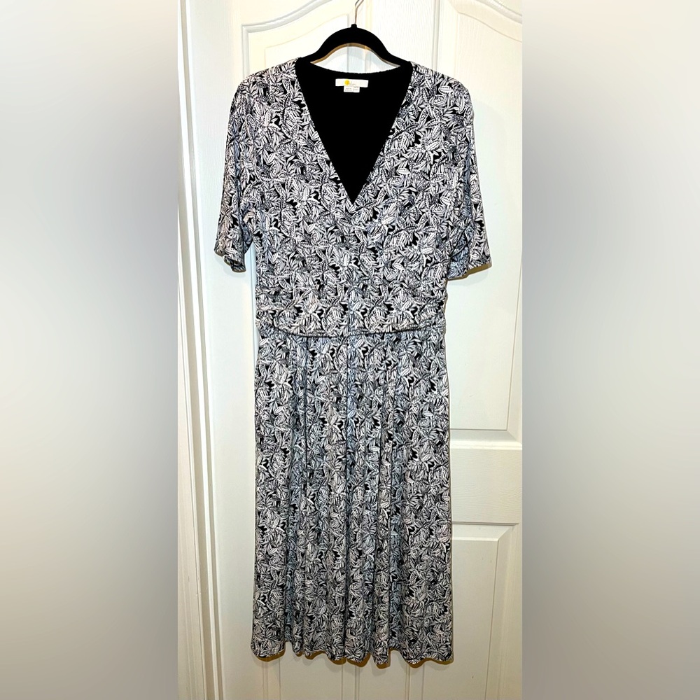 Boden Black & White V-Neck Short Sleeve Dress 12